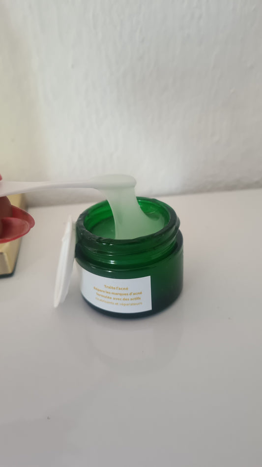 CREME ANTI ACNE ET POUR PEAUX GRASSES